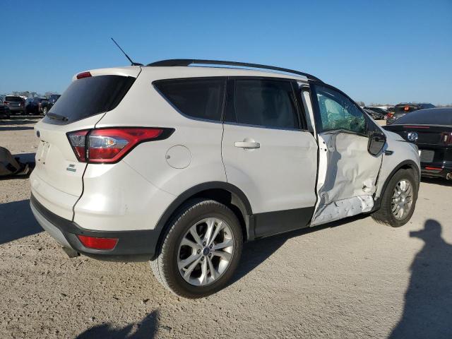 Image 3 of 2017 FORD ESCAPE SE 2017 with VIN 1FMCU0G9XHUB91559