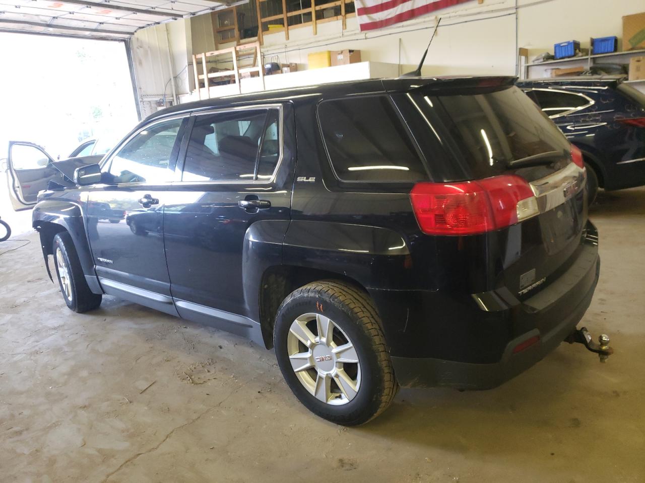 Image 2 of 2012 GMC TERRAIN SLE 2012 with VIN 2GKALMEK7C6113912