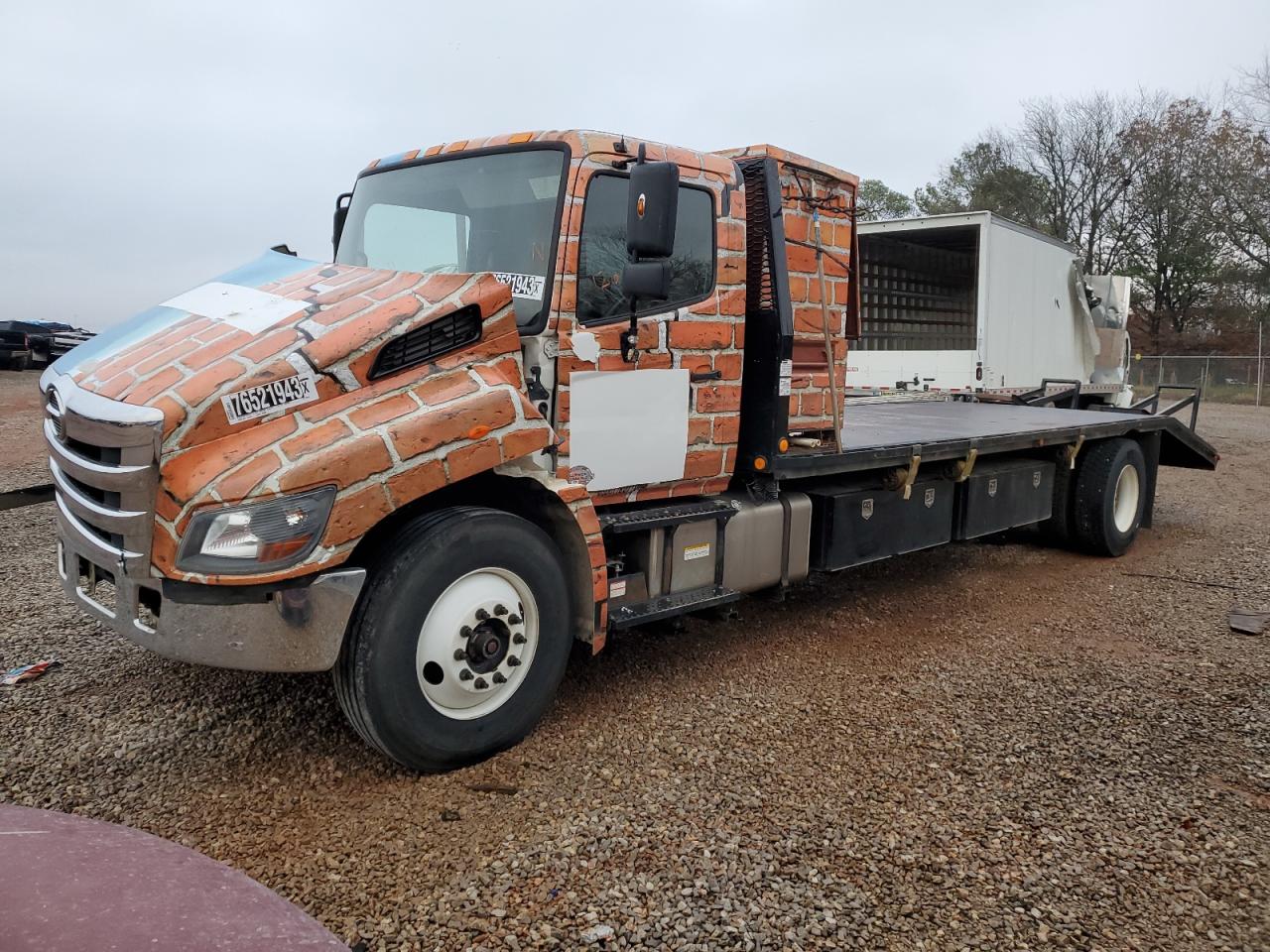 Image 1 of 2018 HINO 258/268  2018 with VIN 5PVNJ8JVXJ4S68818