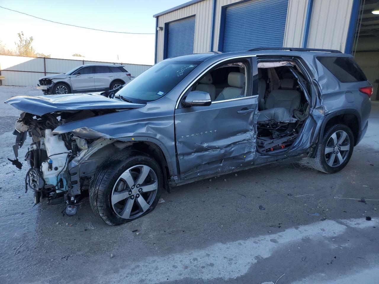 Obraz 1 z 2019 CHEVROLET TRAVERSE LT 2019 z VIN 1GNERHKW7KJ309920