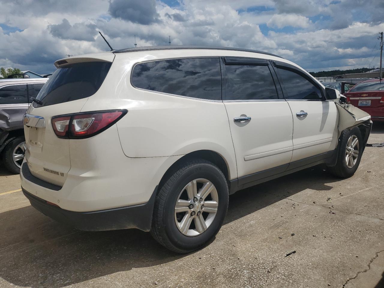 Image 3 of 2014 CHEVROLET TRAVERSE LT 2014 with VIN 1GNKVHKDXEJ314885