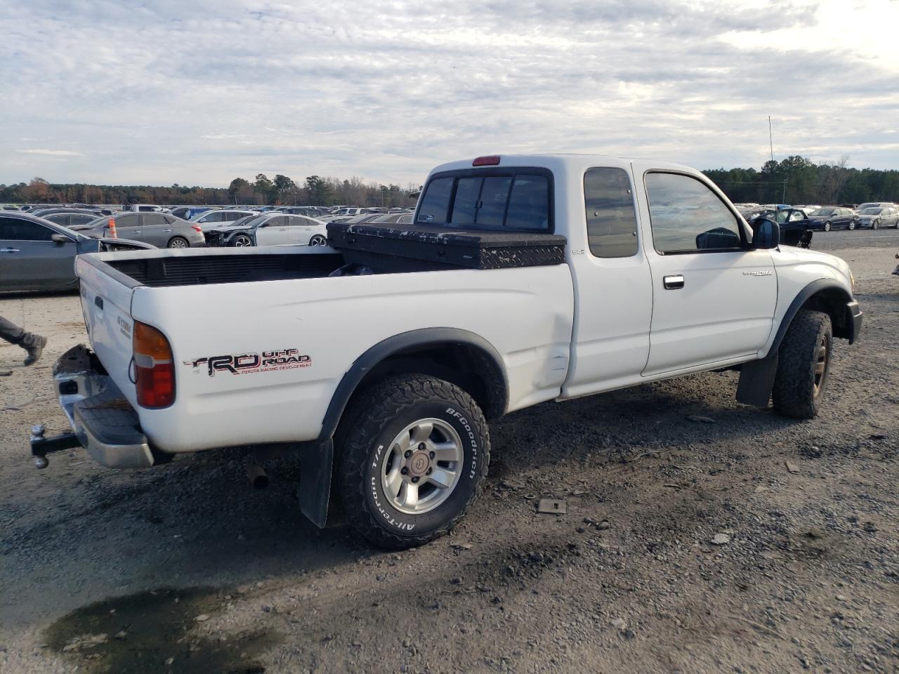 Image 3 of 2000 TOYOTA TACOMA XTRACAB PRERUNNER 2000 with VIN 4TASM92N2YZ609345