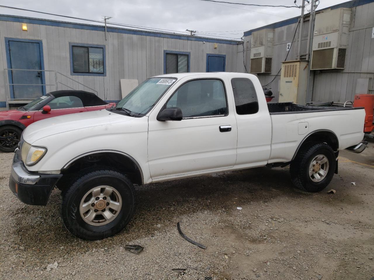 Image 1 of 2000 TOYOTA TACOMA XTRACAB PRERUNNER 2000 with VIN 5TESN92N9YZ710825