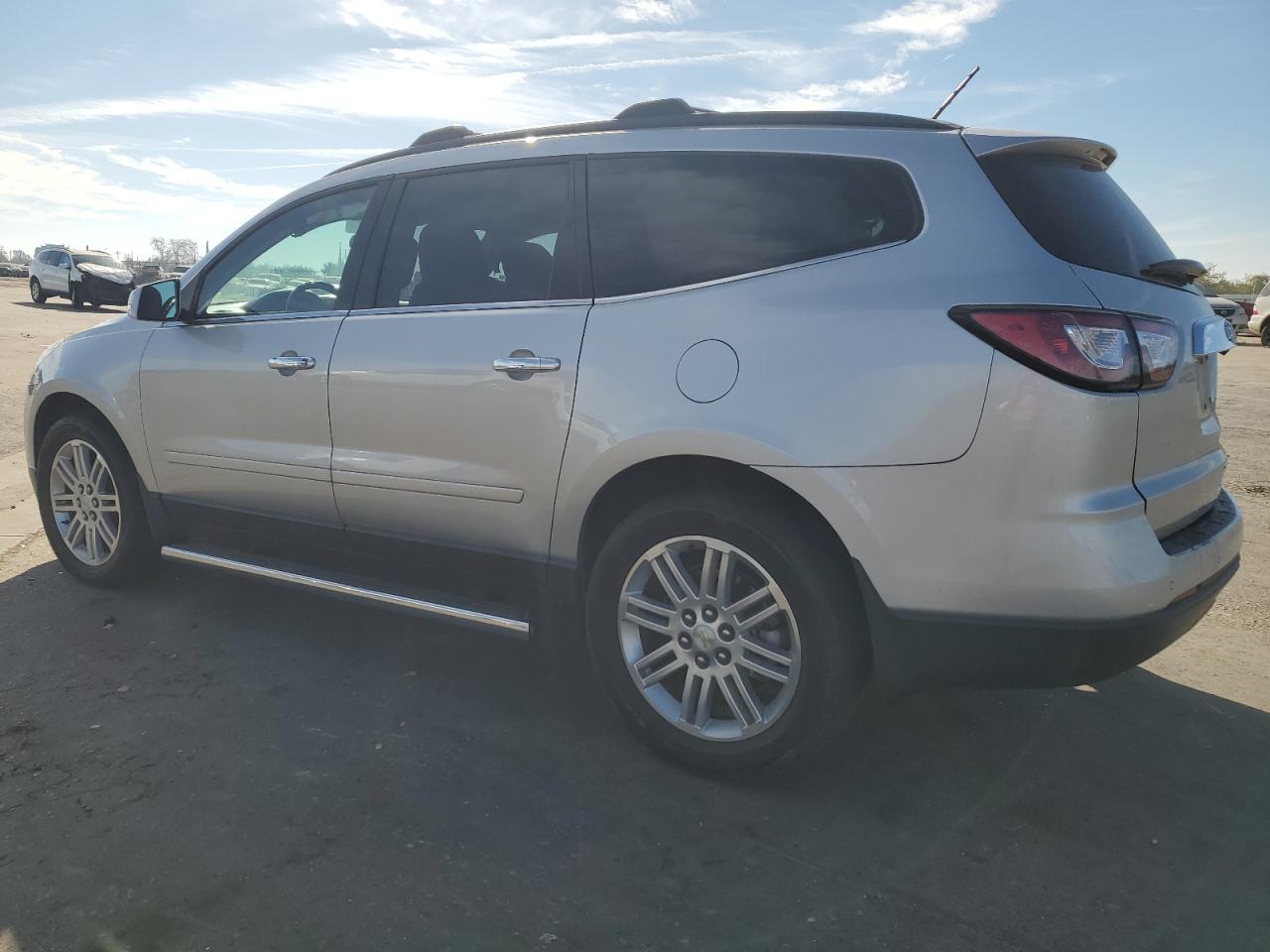 Изображение 2 2015 CHEVROLET TRAVERSE LT 2015 с VIN 1GNKRGKD5FJ322702