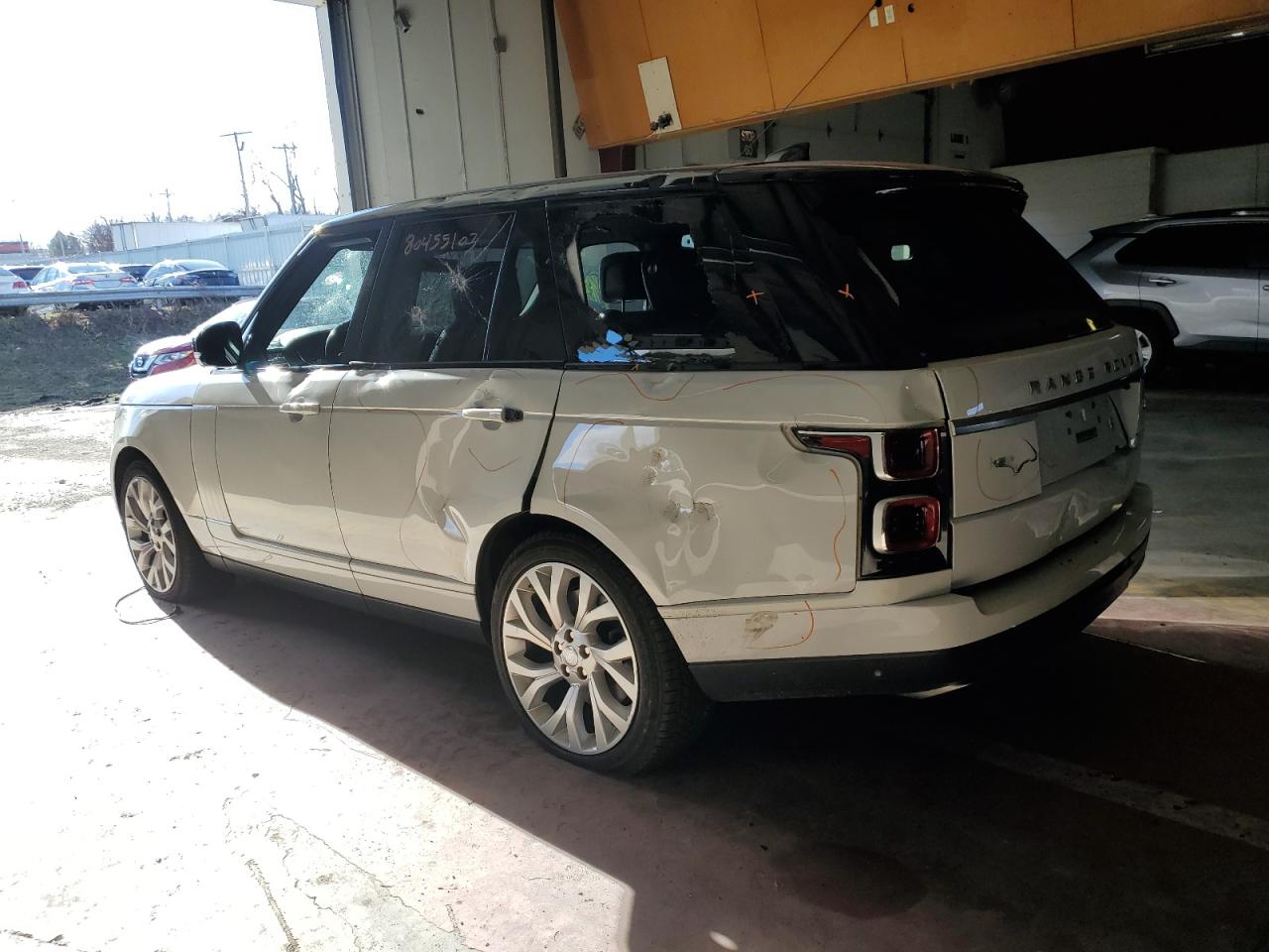 Изображение 2 2018 LAND ROVER RANGE ROVER HSE 2018 с VIN SALGS2SV1JA383836