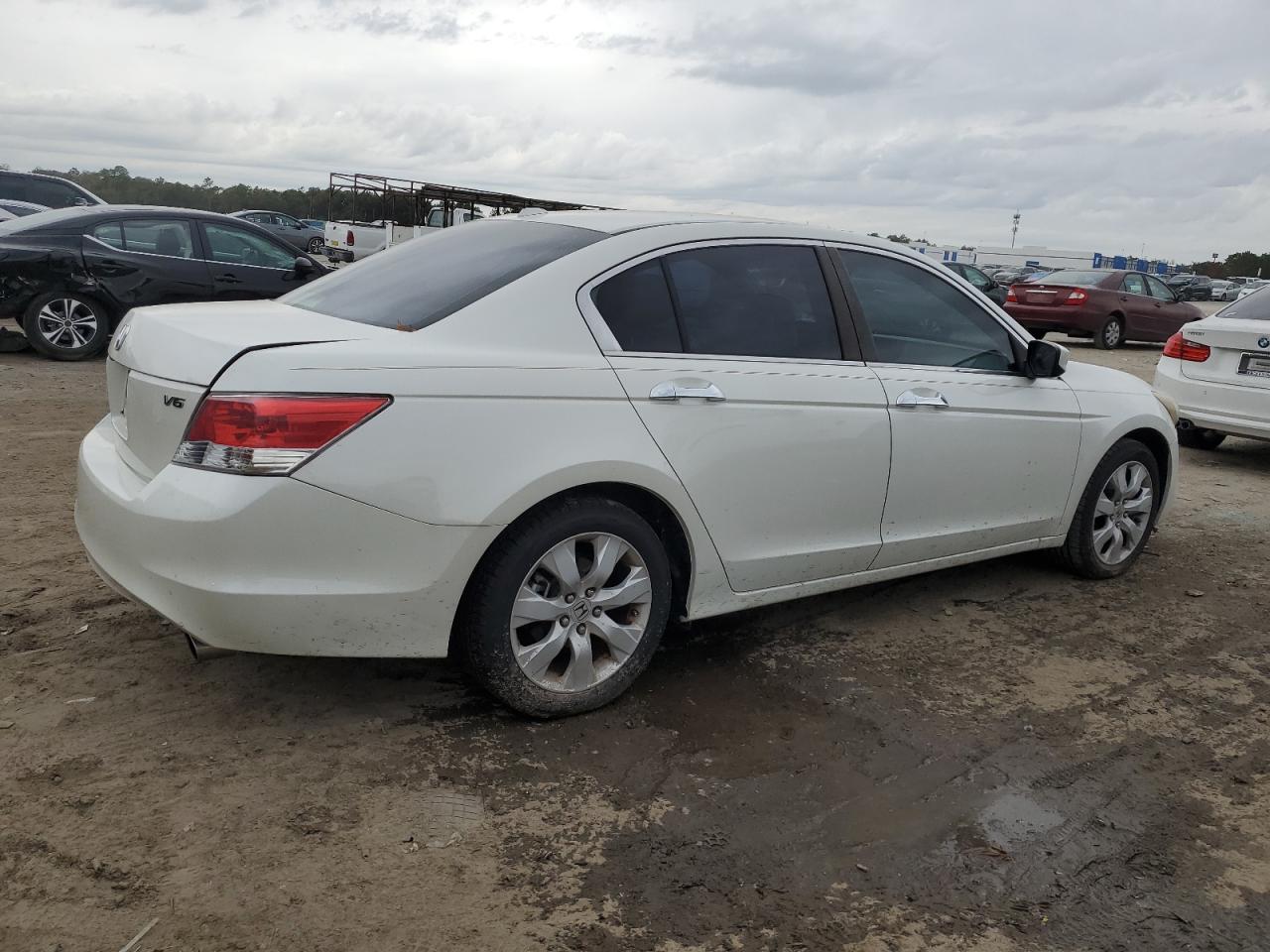 Изображение 3 2010 HONDA ACCORD EXL 2010 с VIN 1HGCP3F82AA026331