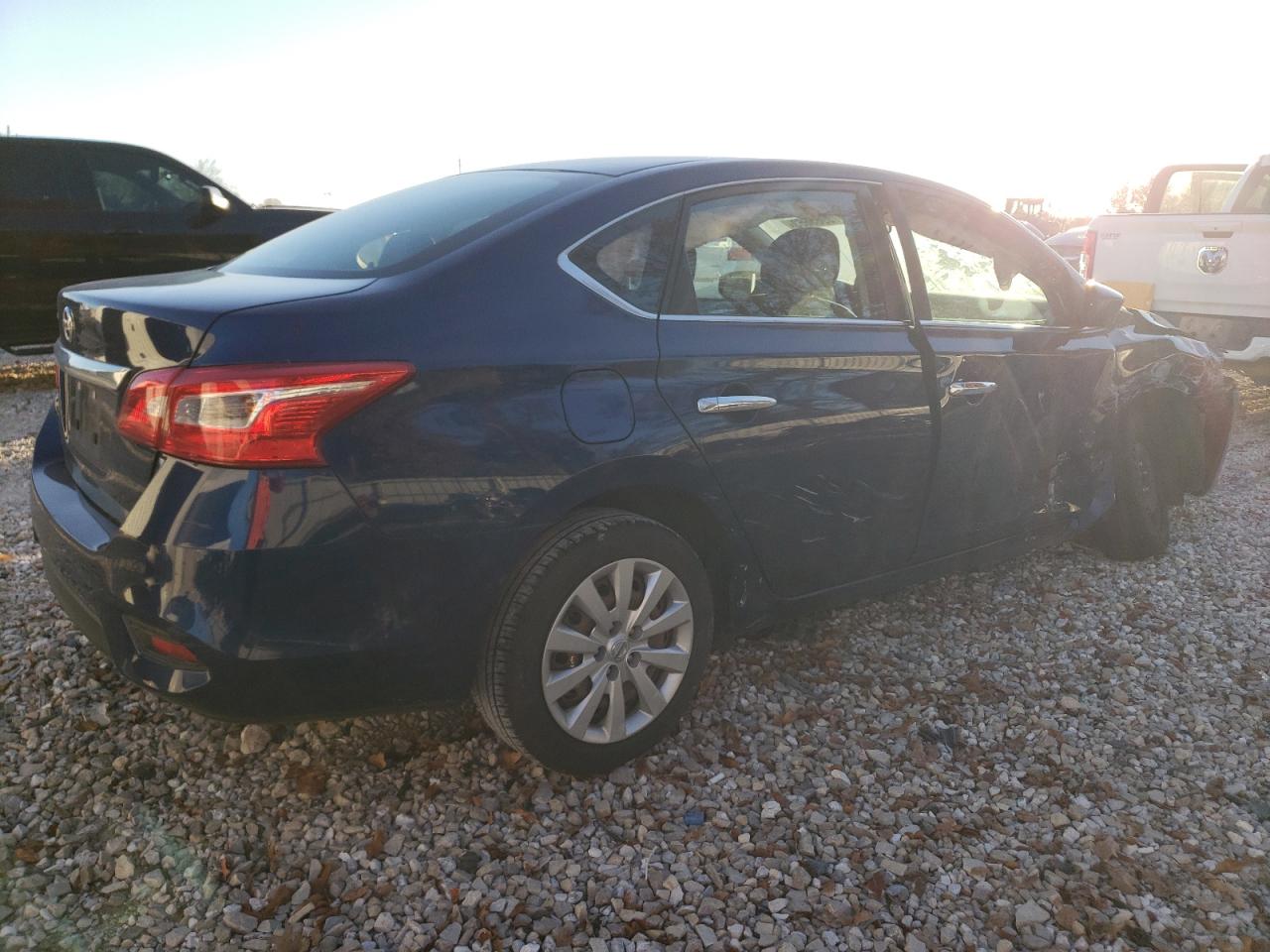 Изображение 3 2019 NISSAN SENTRA S 2019 с VIN 3N1AB7AP8KY359191