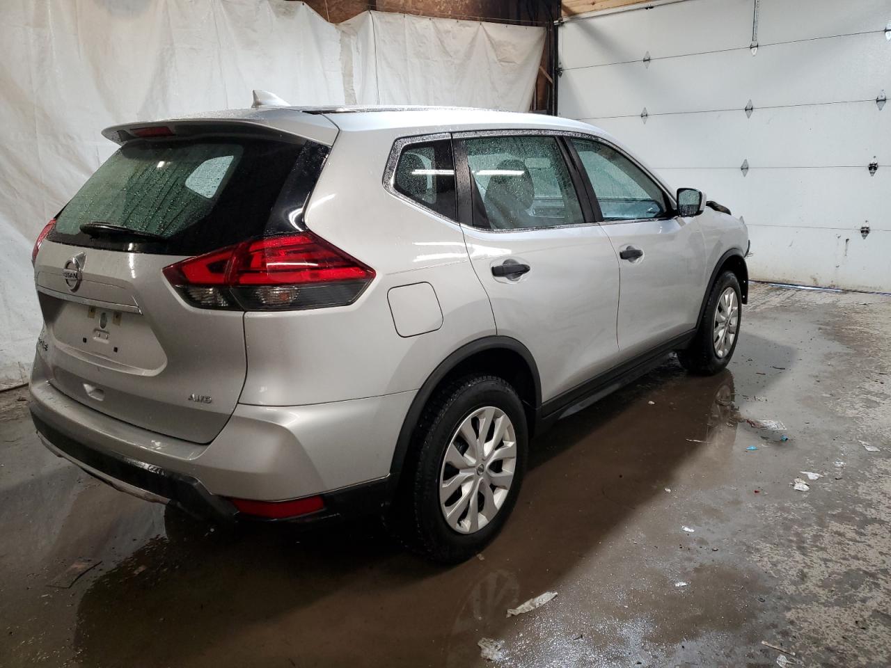 Изображение 3 2017 NISSAN ROGUE S 2017 с VIN KNMAT2MV1HP604429