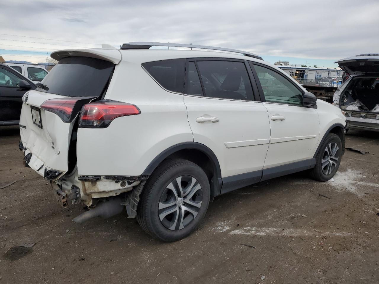 Image 3 of 2016 TOYOTA RAV4 LE 2016 with VIN JTMBFREV8GJ089174