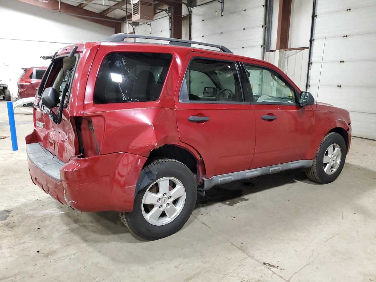 Image 3 of 2010 FORD ESCAPE XLT 2010 with VIN 1FMCU9D75AKB34985