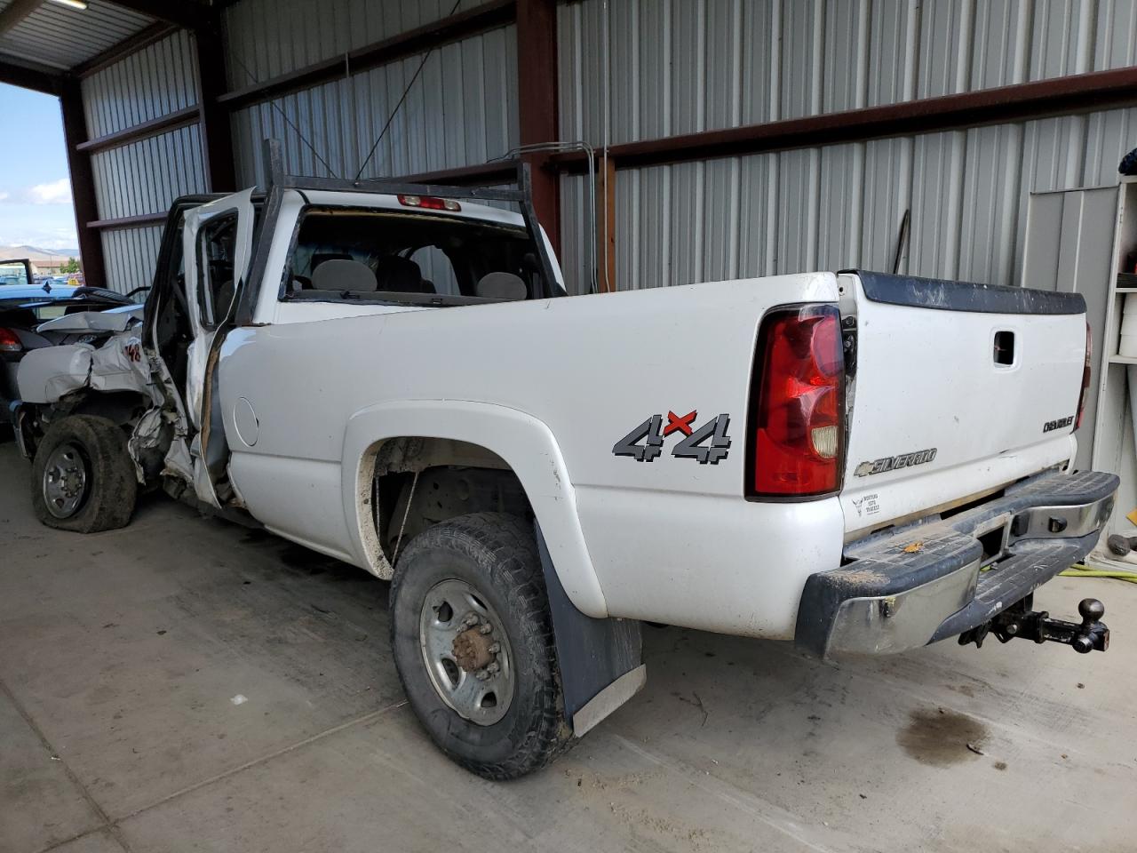 Image 2 of 2004 CHEVROLET SILVERADO K2500 HEAVY DUTY 2004 with VIN 1GCHK29U44E138714