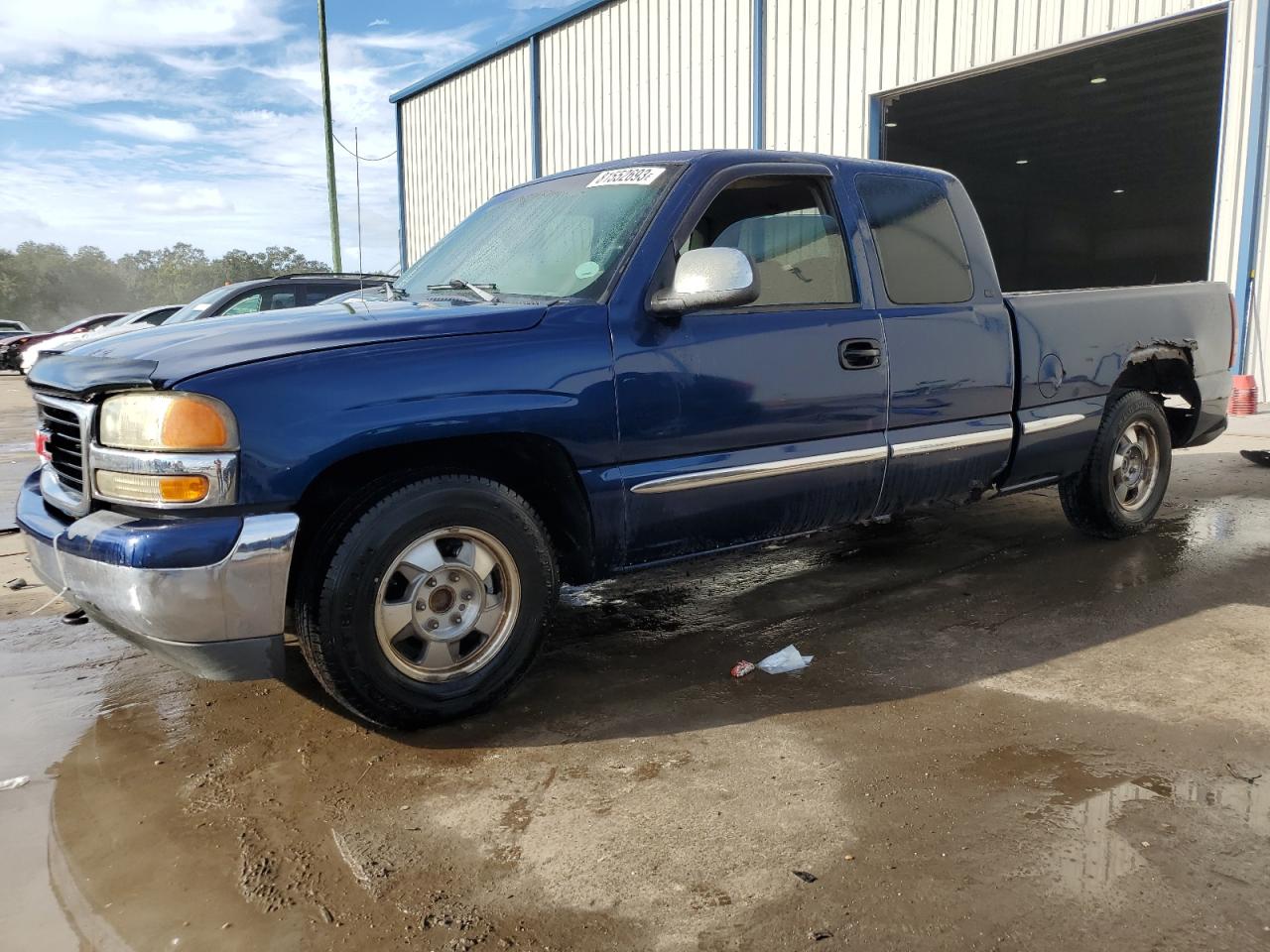 Image 1 of 1999 GMC NEW SIERRA C1500 1999 with VIN 2GTEC19V1X1539419