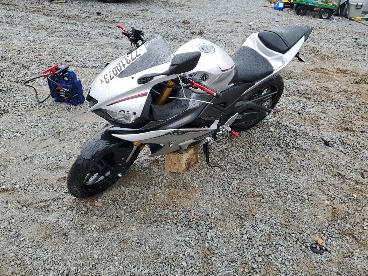 Image 2 of 2020 YAMAHA YZFR3 A 2020 with VIN MH3RH18Y4LK004711