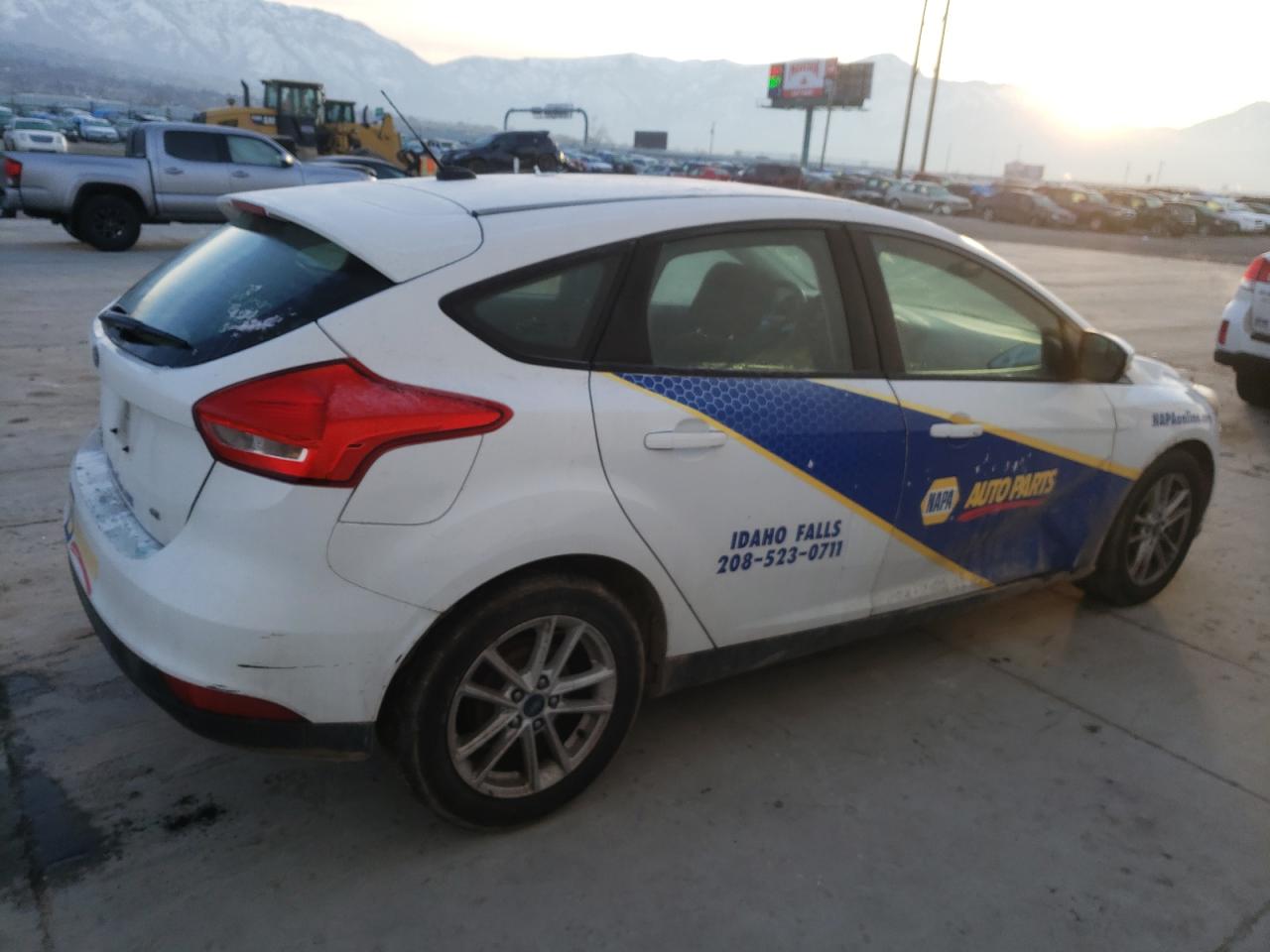 Image 3 of 2017 FORD FOCUS SE 2017 with VIN 1FADP3K28HL314296