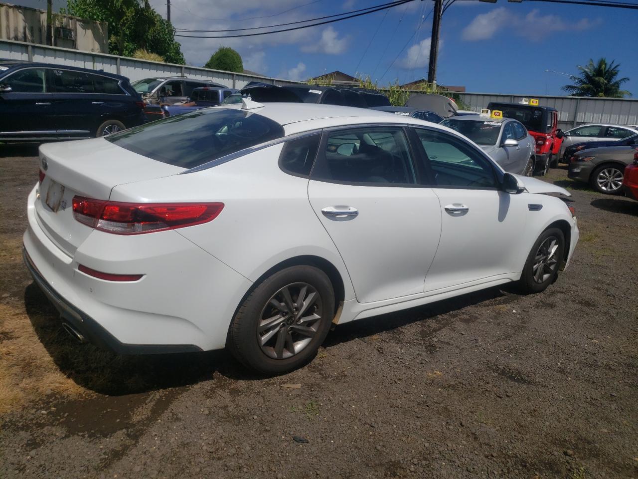 Image 3 of 2020 KIA OPTIMA LX 2020 with VIN 5XXGT4L39LG388951