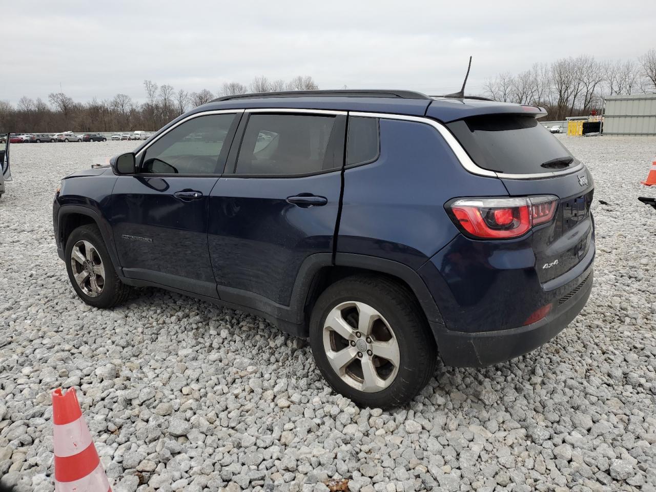 Image 2 of 2018 JEEP COMPASS LATITUDE 2018 with VIN 3C4NJDBB0JT314115
