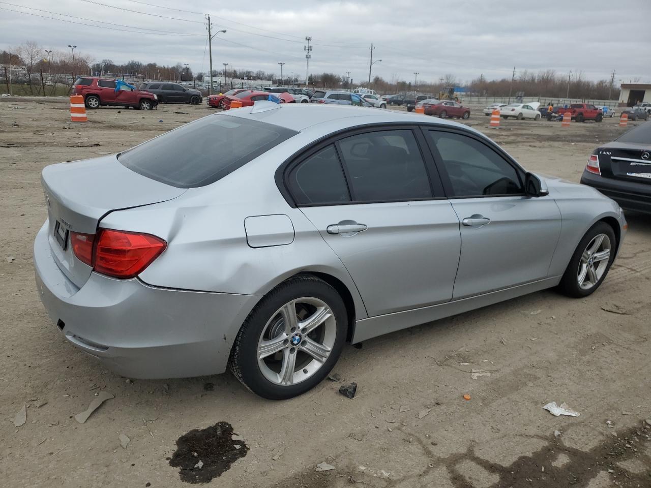 Изображение 3 2013 BMW 328 I 2013 с VIN WBA3A5G54DNP19055