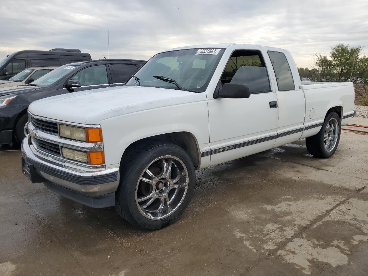 Image 1 of 1994 CHEVROLET GMT-400 C1500 1994 with VIN 2GCEC19KXR1210470