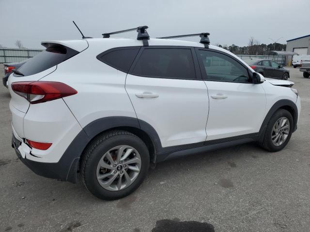 Image 3 of 2017 HYUNDAI TUCSON SE 2017 with VIN KM8J23A41HU571000