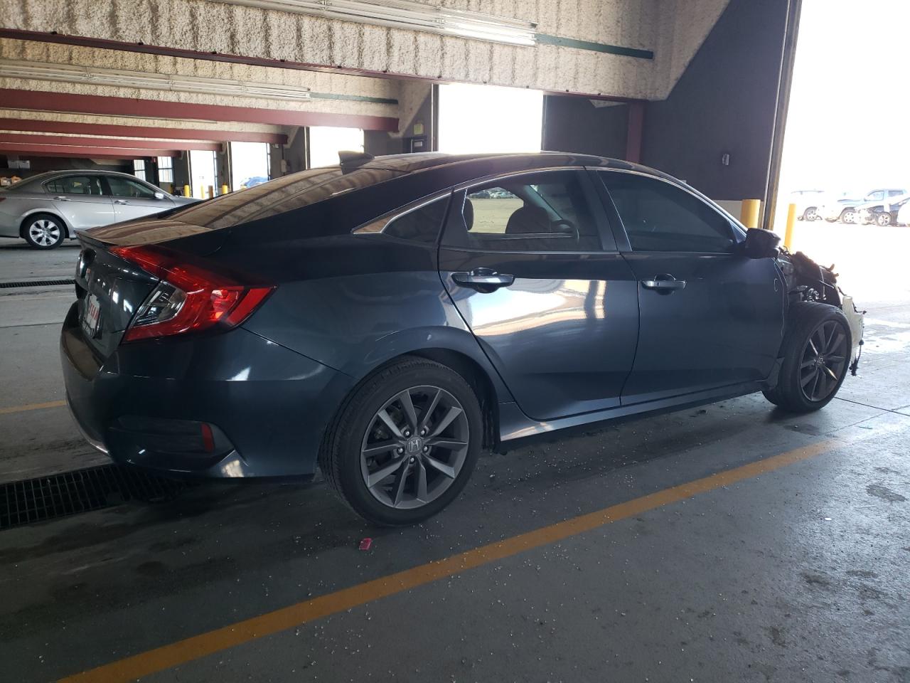 Изображение 3 2021 HONDA CIVIC EX 2021 с VIN 19XFC1F38ME209055