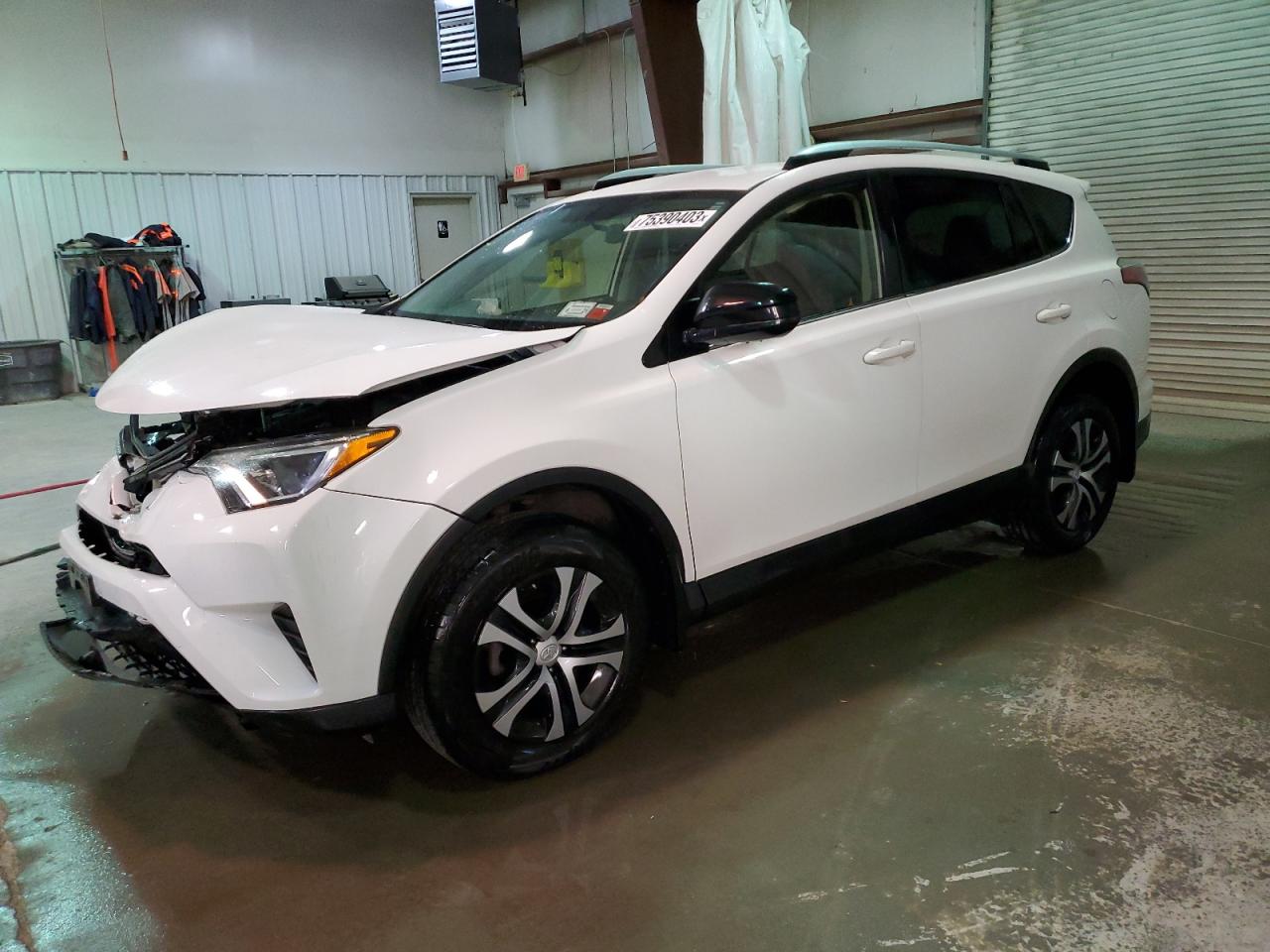 Изображение 1 2016 TOYOTA RAV4 LE 2016 с VIN JTMBFREVXGD181319
