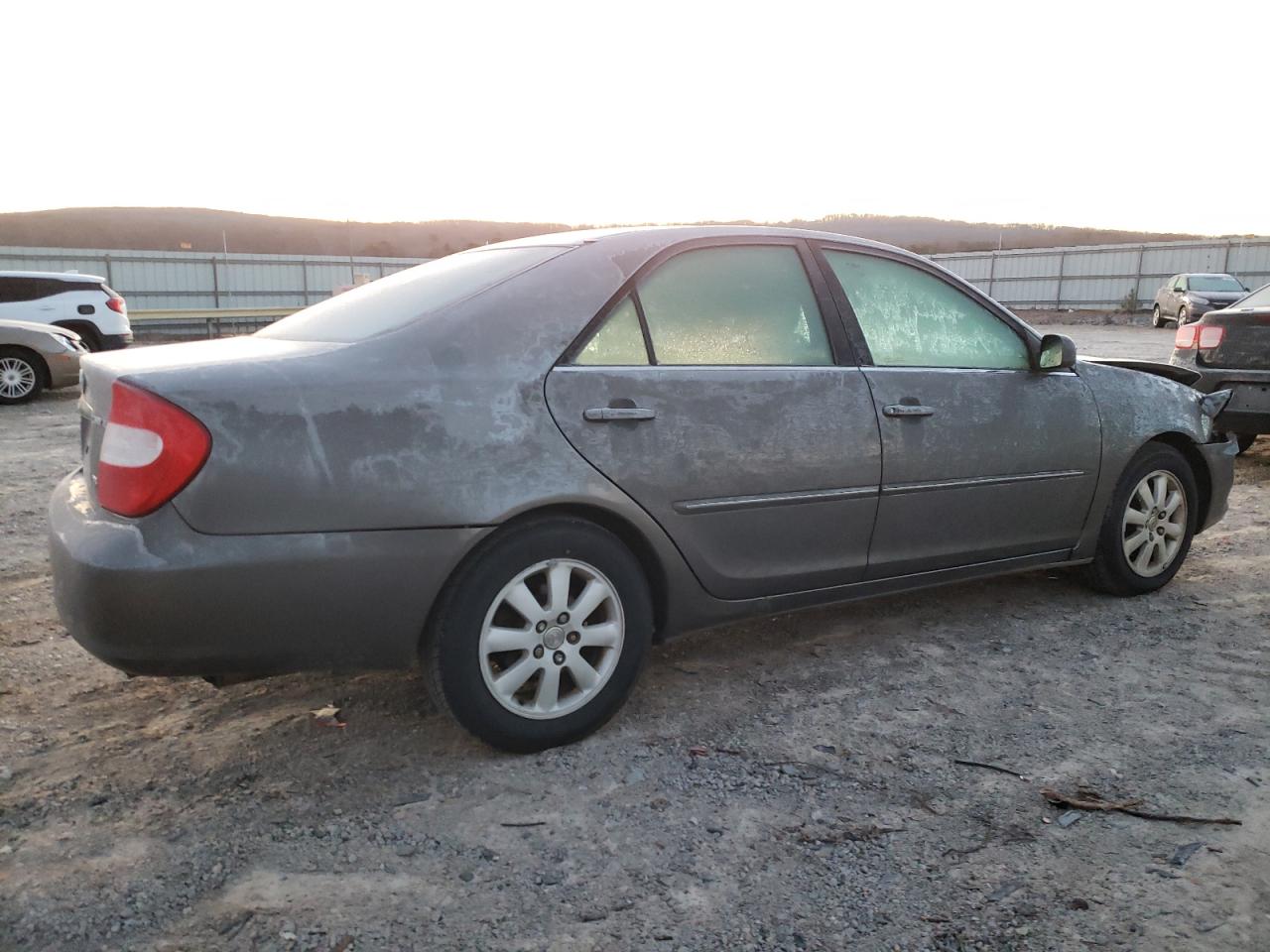 Image 3 of 2002 TOYOTA CAMRY LE 2002 with VIN 4T1BF30K92U512695