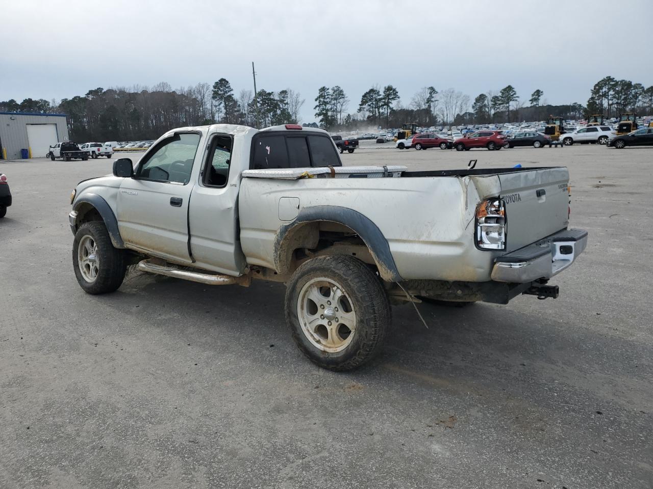 Image 2 of 2004 TOYOTA TACOMA XTRACAB 2004 with VIN 5TEWN72N24Z463566