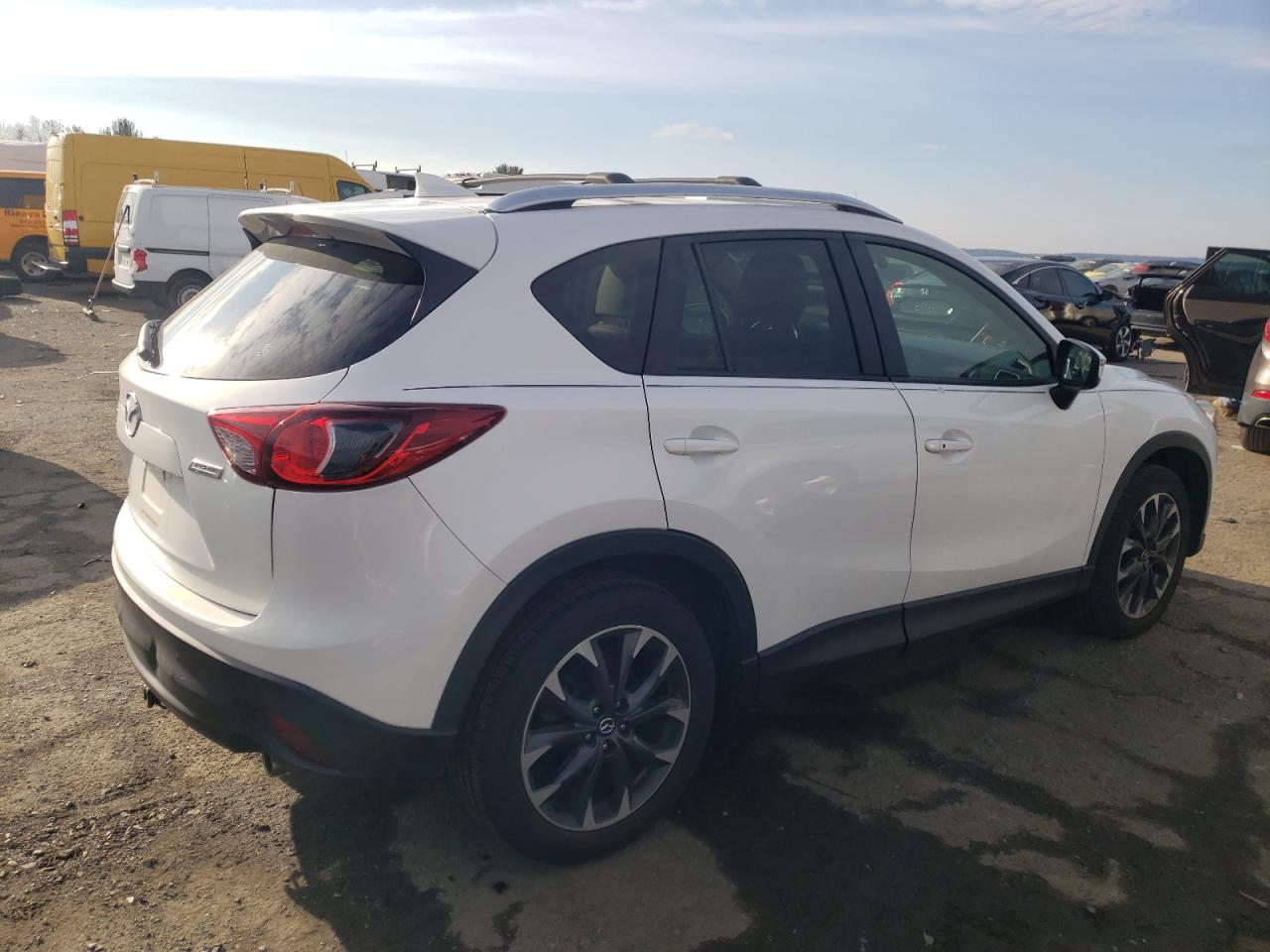 Obraz 3 z 2016 MAZDA CX-5 GT 2016 z VIN JM3KE4DYXG0750685