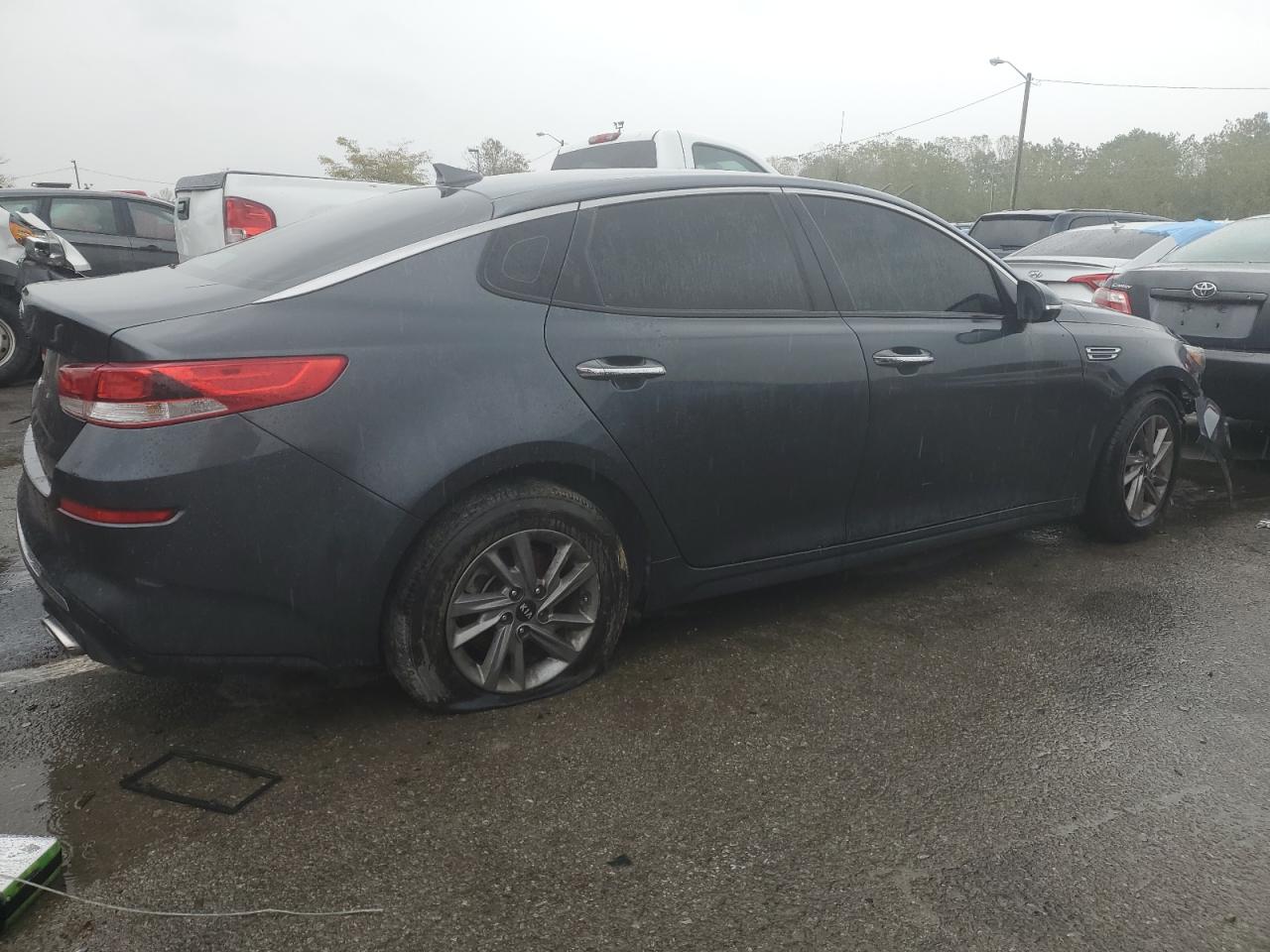 Image 3 of 2020 KIA OPTIMA LX 2020 with VIN 5XXGT4L31LG436457