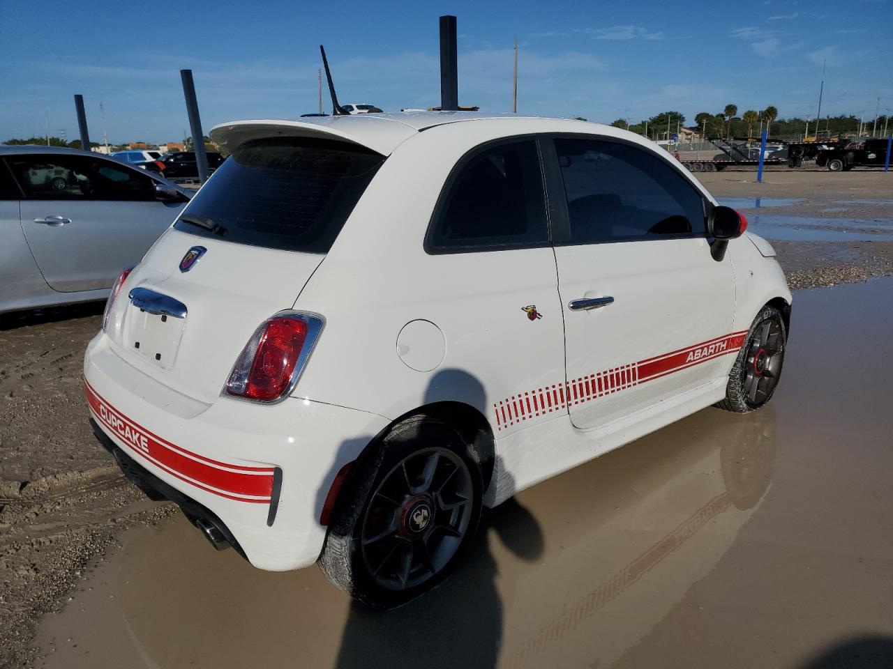 Изображение 3 2015 FIAT 500 ABARTH 2015 с VIN 3C3CFFFH0FT750610