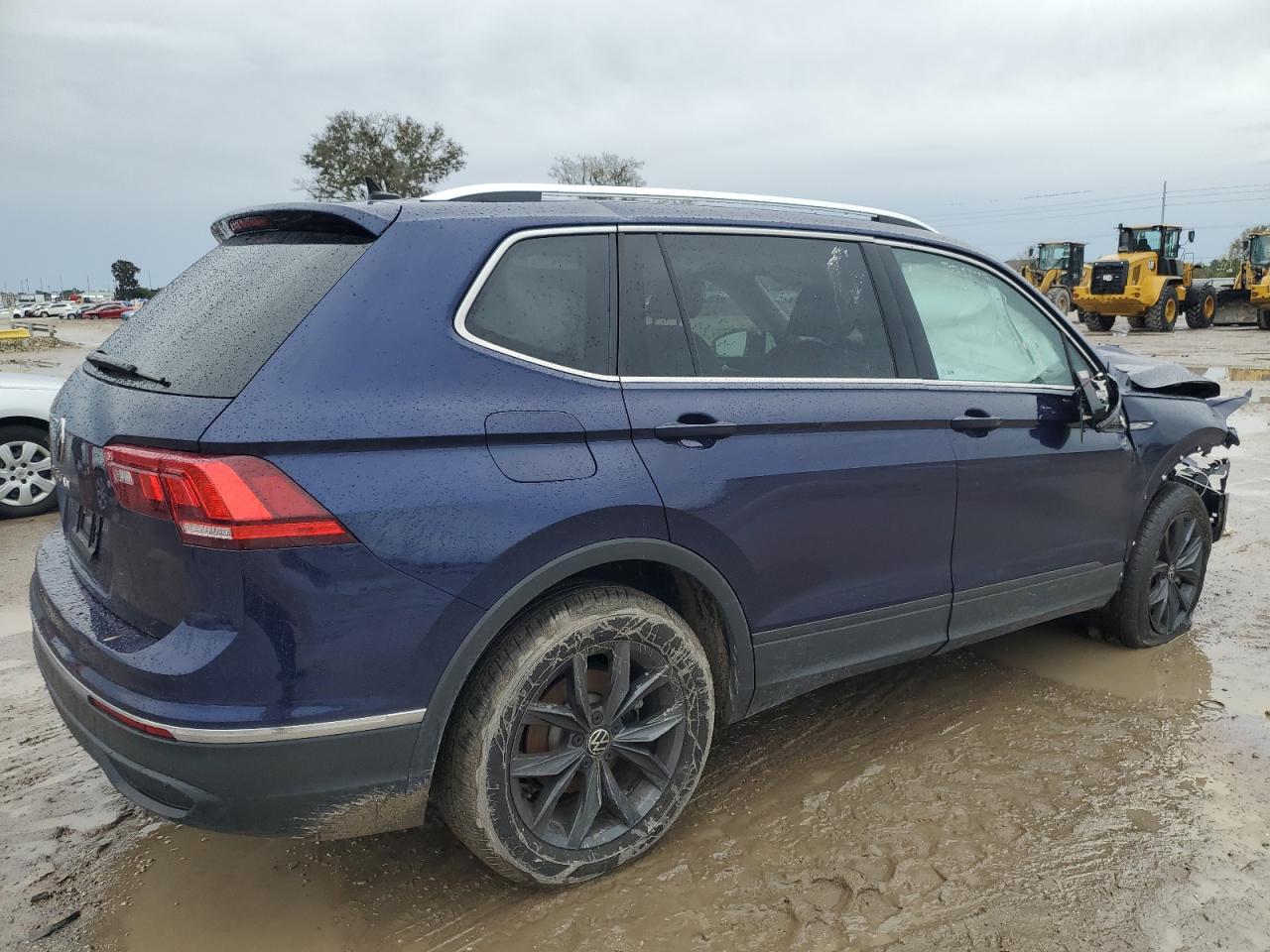 Image 3 of 2023 VOLKSWAGEN TIGUAN SE 2023 with VIN 3VVNB7AX9PM001712