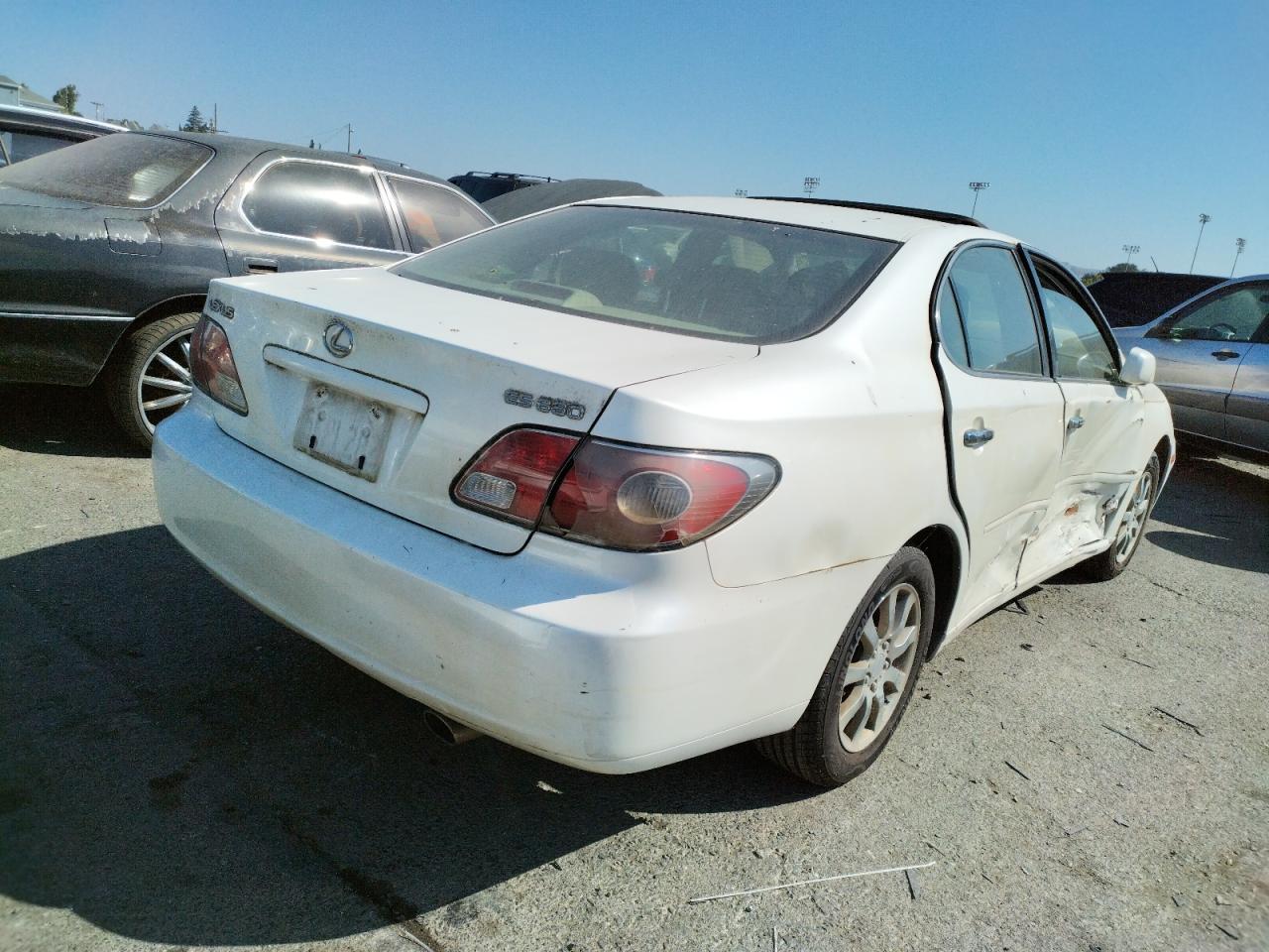 Image 3 of 2004 LEXUS ES 330 2004 with VIN JTHBA30G745021729