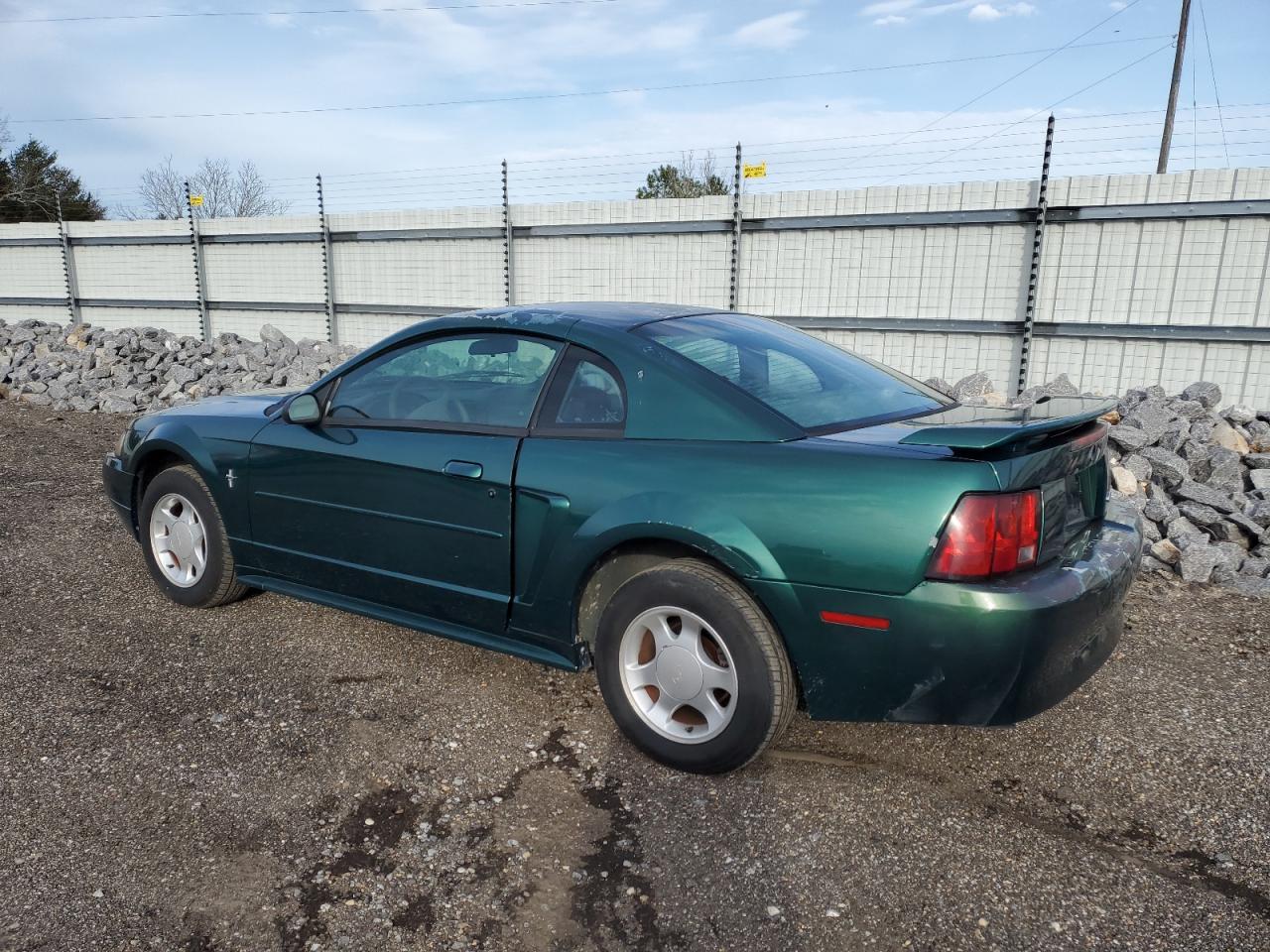 Obraz 2 z 2001 FORD MUSTANG  2001 z VIN 1FAFP40441F179485