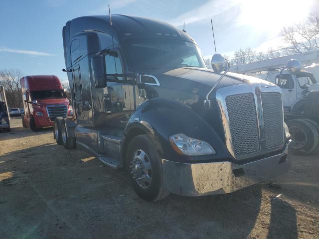 Image 1 of 2017 KENWORTH CONSTRUCTION T680 2017 with VIN 1XKYDP9X7HJ983463