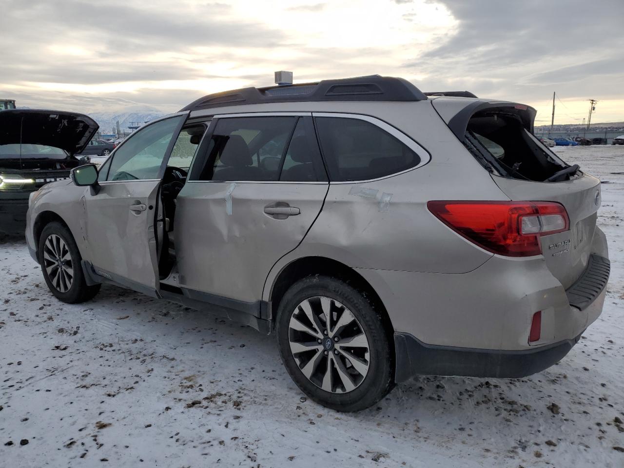 Obraz 2 z 2015 SUBARU OUTBACK 2.5I LIMITED 2015 z VIN 4S4BSANC6F3335584