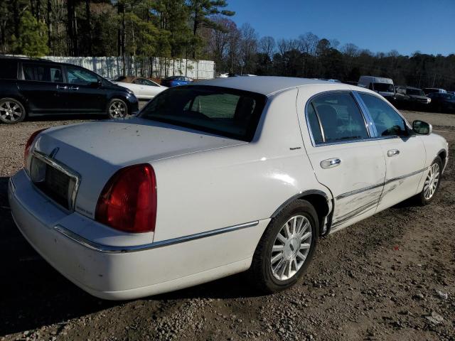 Obraz 3 z 2004 LINCOLN TOWN CAR EXECUTIVE 2004 z VIN 1LNHM81W94Y686728