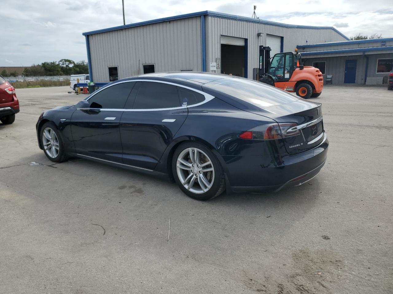 Изображение 2 2014 TESLA MODEL S  2014 с VIN 5YJSA1H16EFP28519
