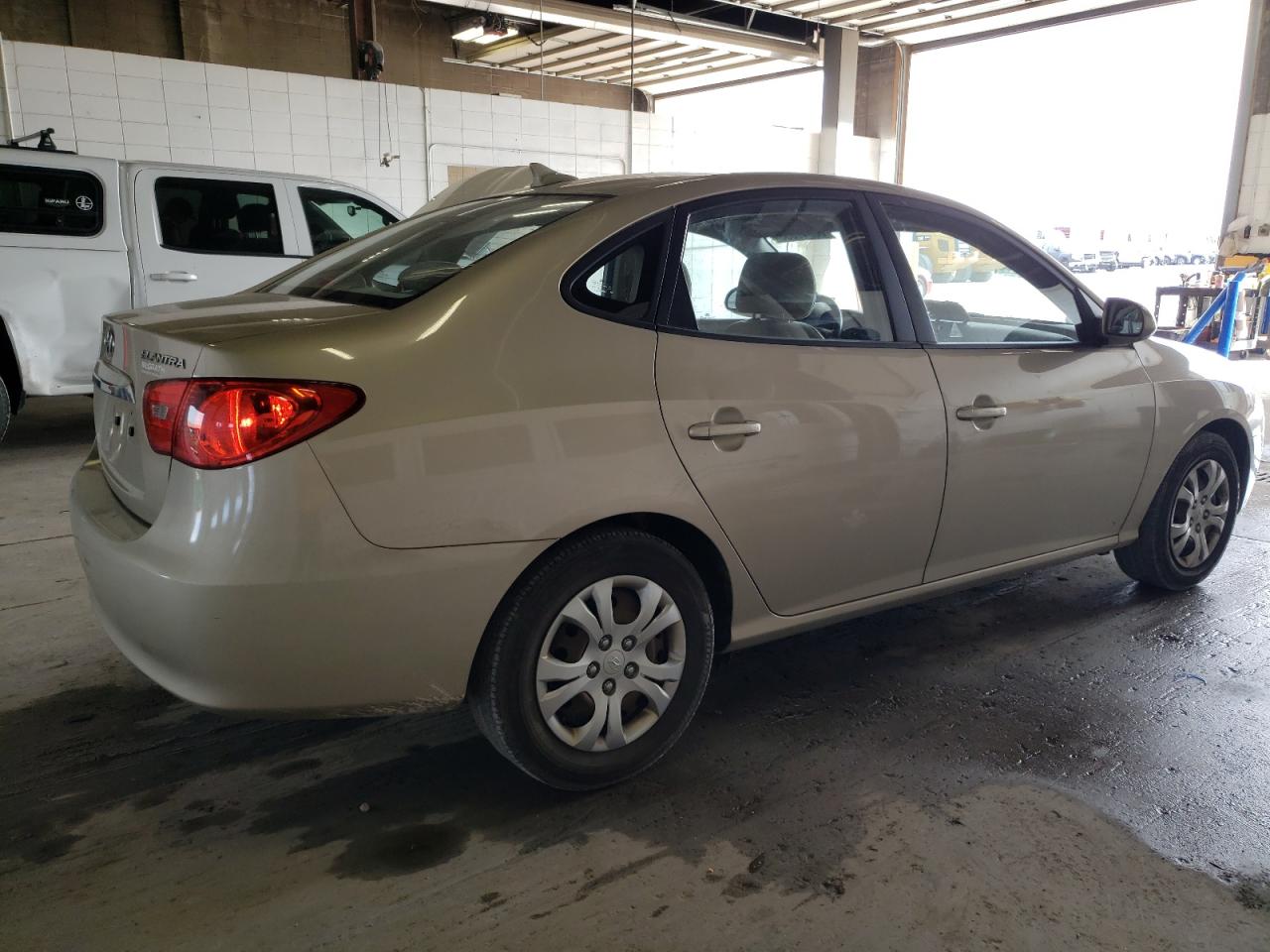 Obraz 3 z 2010 HYUNDAI ELANTRA BLUE 2010 z VIN KMHDU4AD3AU931547