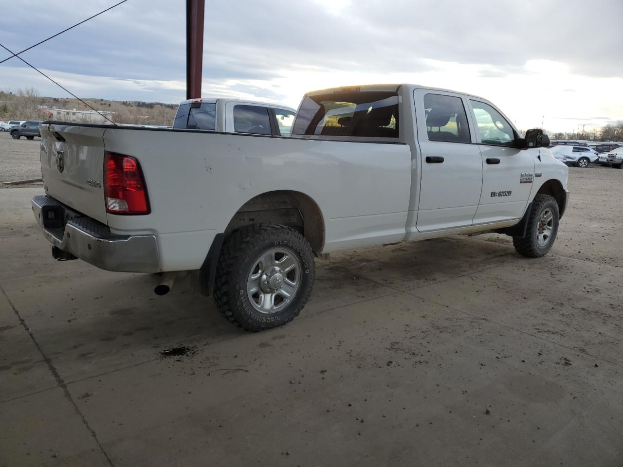 Изображение 3 2018 RAM 2500 ST 2018 с VIN 3C6UR5HJ9JG209209