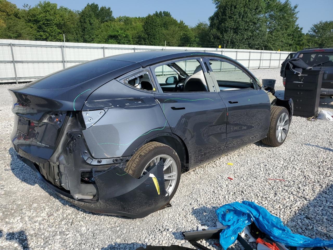 Изображение 3 2023 TESLA MODEL Y  2023 с VIN 7SAYGDEE2PF807807