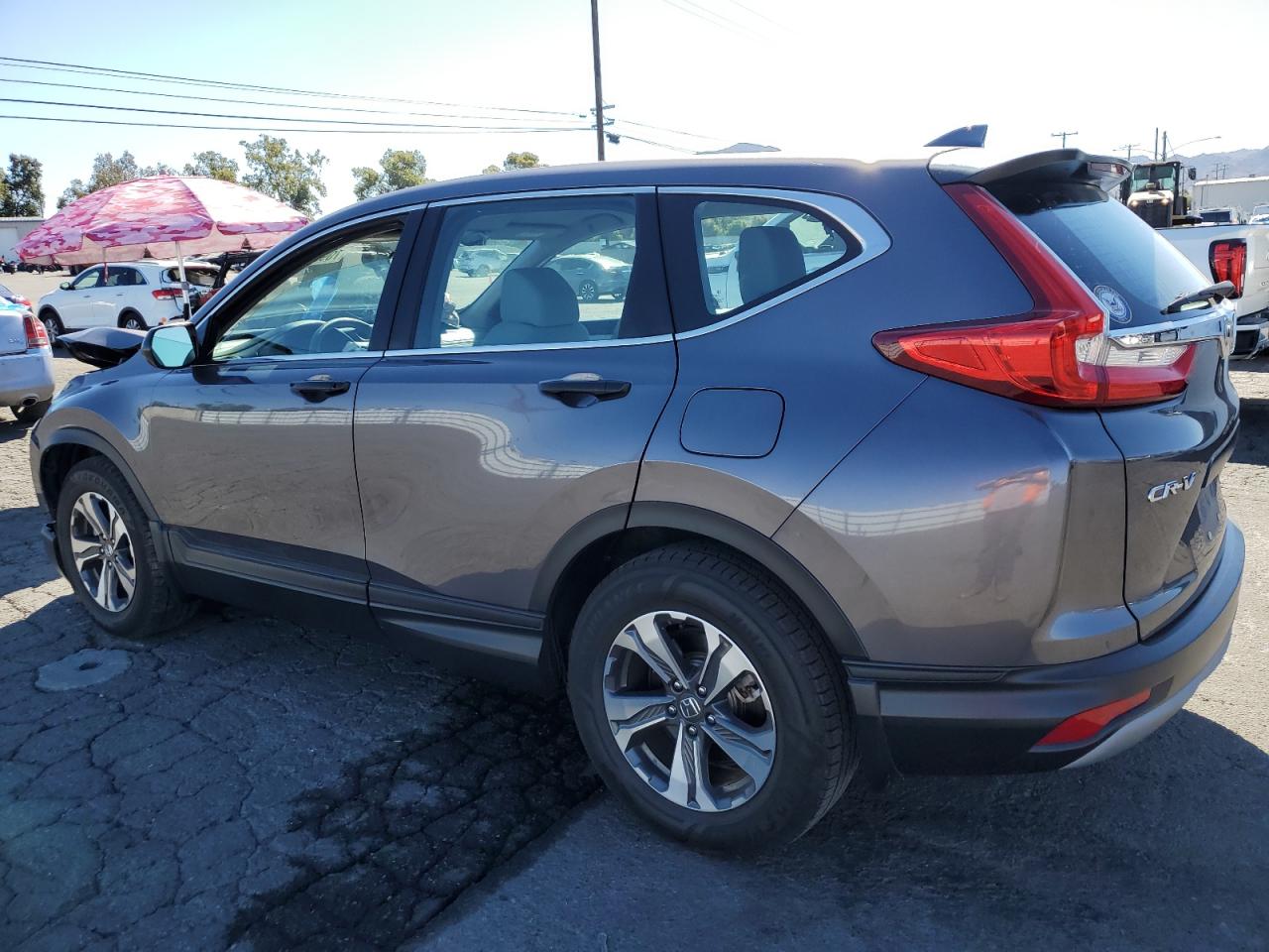 Obraz 2 z 2017 HONDA CR-V LX 2017 z VIN 7FARW5H3XHE006486