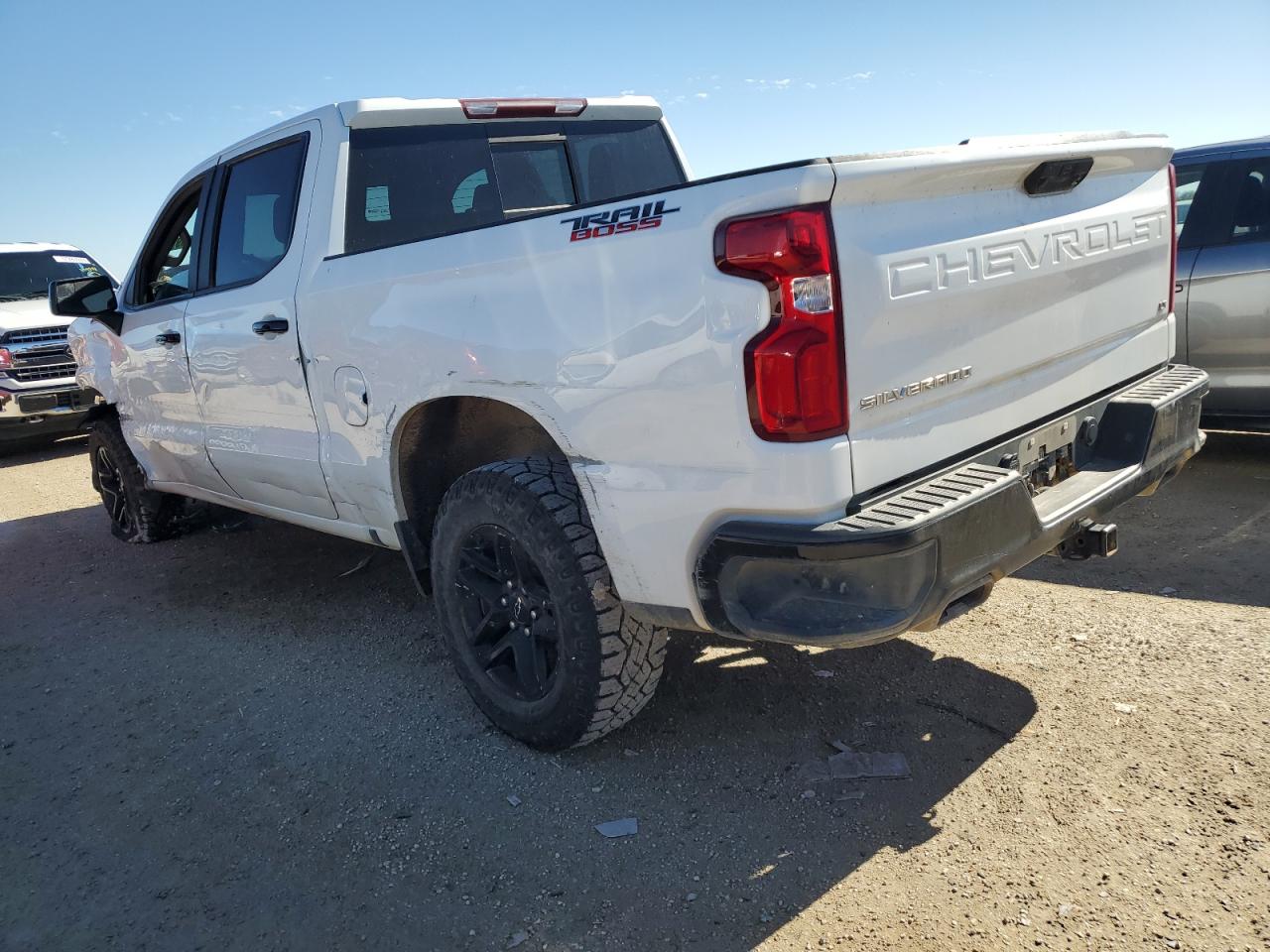 Obraz 2 z 2022 CHEVROLET SILVERADO K1500 LT TRAIL BOSS 2022 z VIN 3GCUDFED5NG618082
