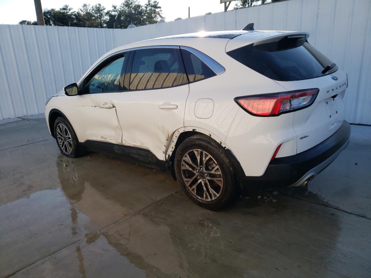 Obraz 2 z 2022 FORD ESCAPE SEL 2022 z VIN 1FMCU0H60NUA65226