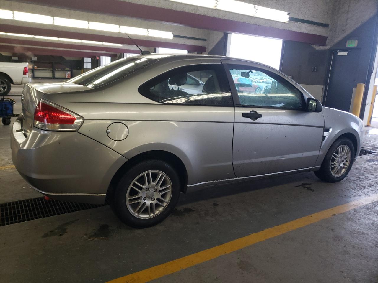 Изображение 3 2008 FORD FOCUS SE 2008 с VIN 1FAHP33N78W110811