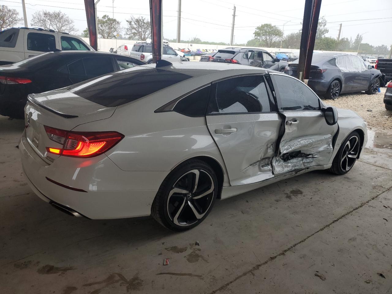Image 3 of 2021 HONDA ACCORD SPORT SE 2021 with VIN 1HGCV1F44MA053185