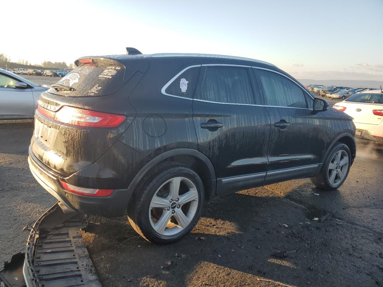 Obraz 3 z 2018 LINCOLN MKC PREMIERE 2018 z VIN 5LMCJ1D9XJUL30174