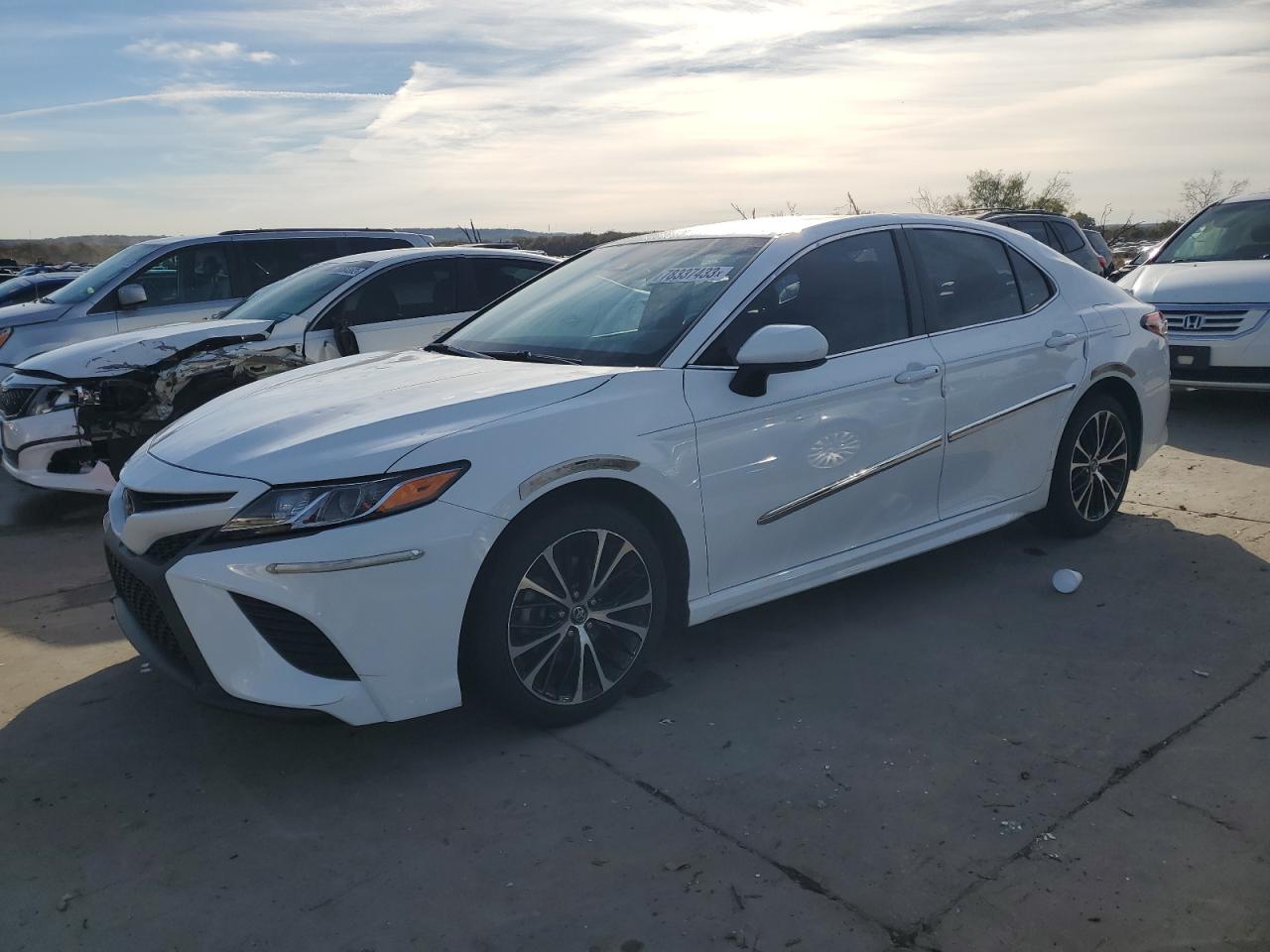 Obraz 1 z 2018 TOYOTA CAMRY L 2018 z VIN 4T1B11HK2JU056464