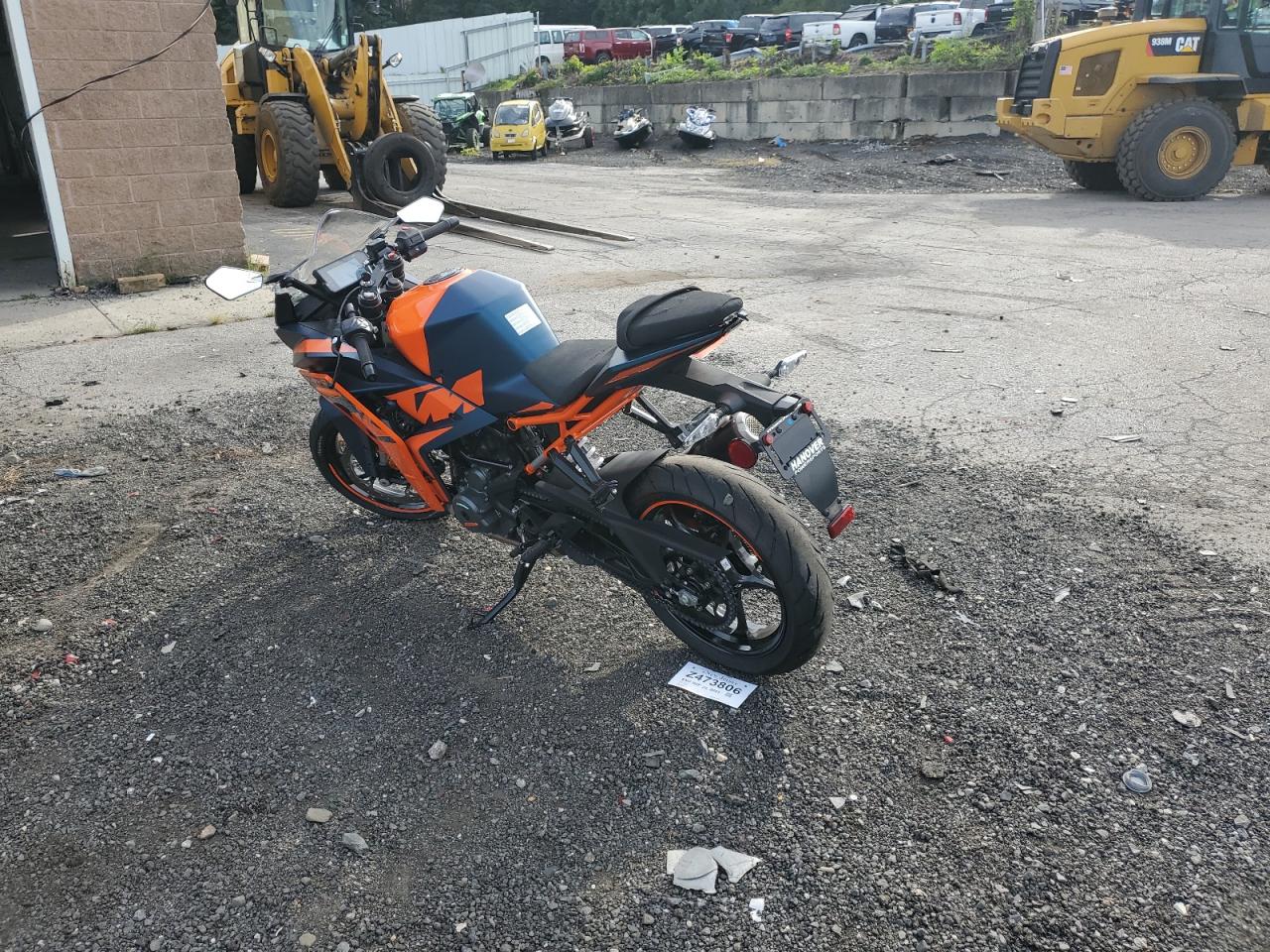 Image 2 of 2023 KTM 390 RC 2023 with VIN MD2JYJ405PC226437