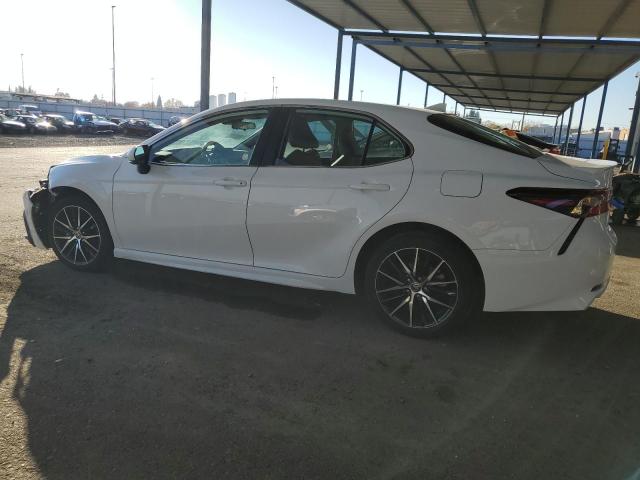 Obraz 2 z 2023 TOYOTA CAMRY SE NIGHT SHADE 2023 z VIN 4T1G11AK3PU733806