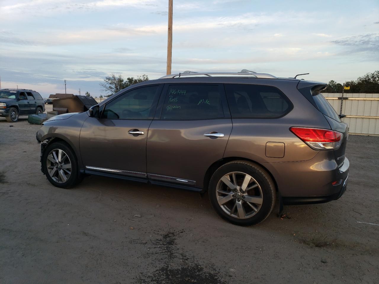 Image 2 of 2014 NISSAN PATHFINDER S 2014 with VIN 5N1AR2MN1EC612348